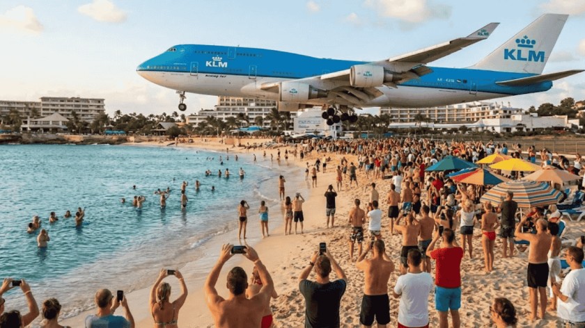 Best time to buy flights for Spring Break 2026 - beach and Airplane.